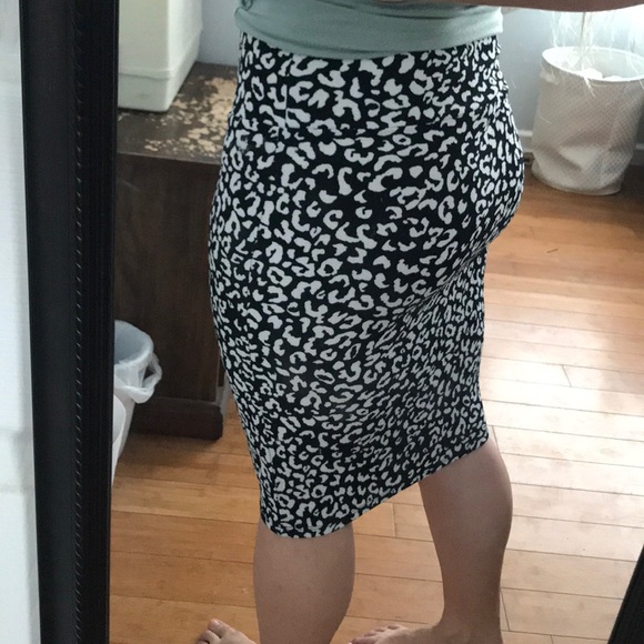 LuLaRoe Cheetah Print Cassie Pencil Skirt - Picture 4 of 5